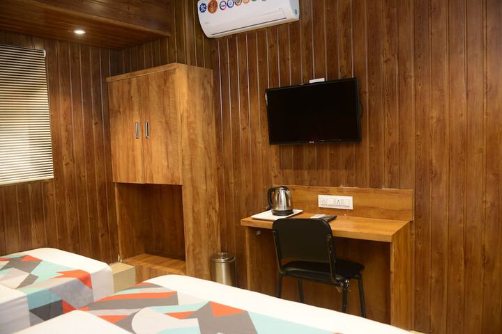 Room 13 of 86