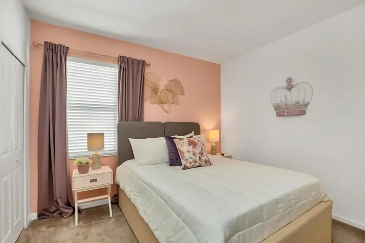 Room 5 of 19