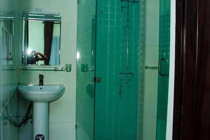 Room 12 of 22