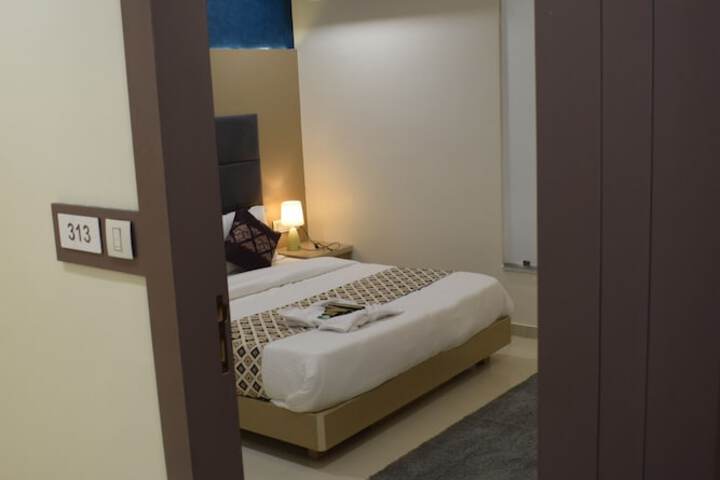 Room 12 of 26