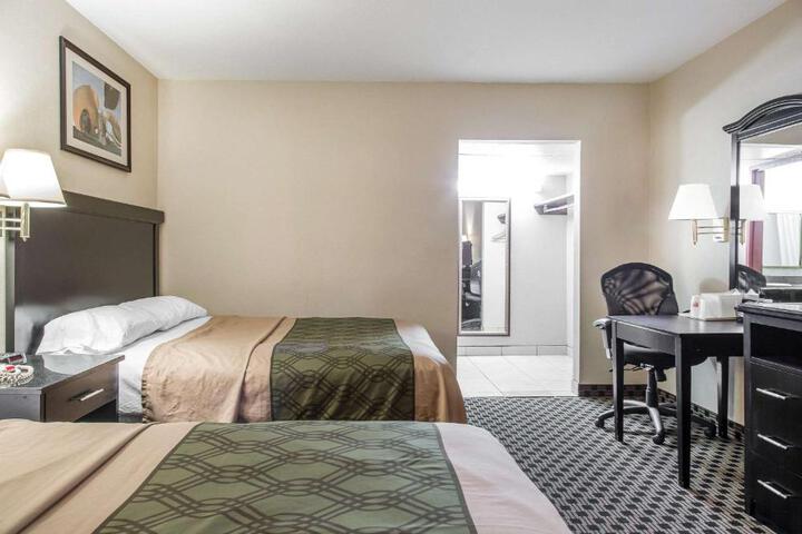 2 Queen Beds (4 of 7)