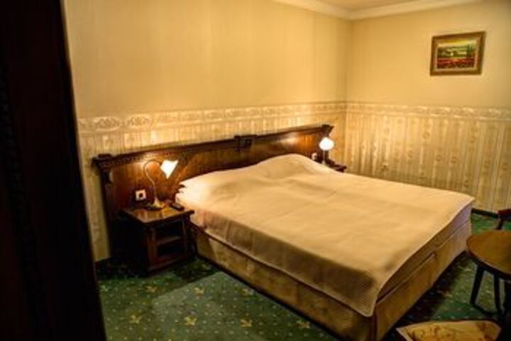 Room 23 of 53