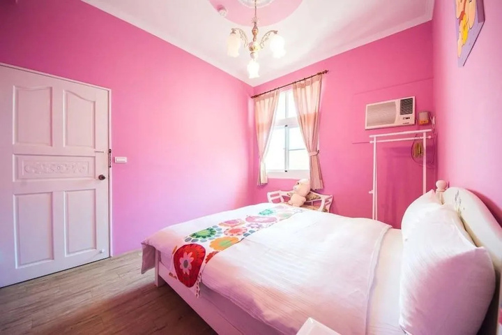 Room 6 of 20