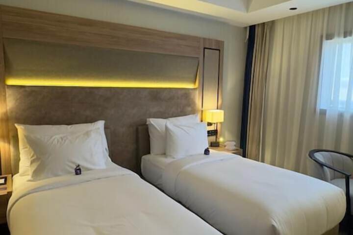 Room 46 of 86