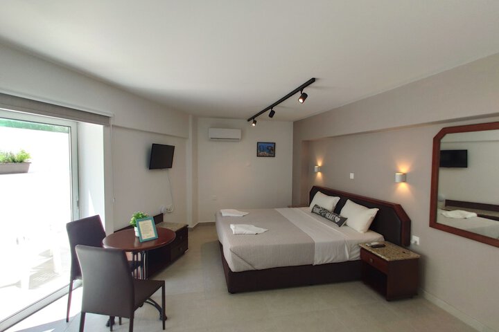 Room 13 of 84