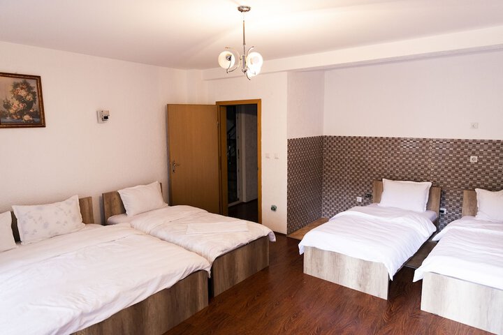 Room 13 of 17