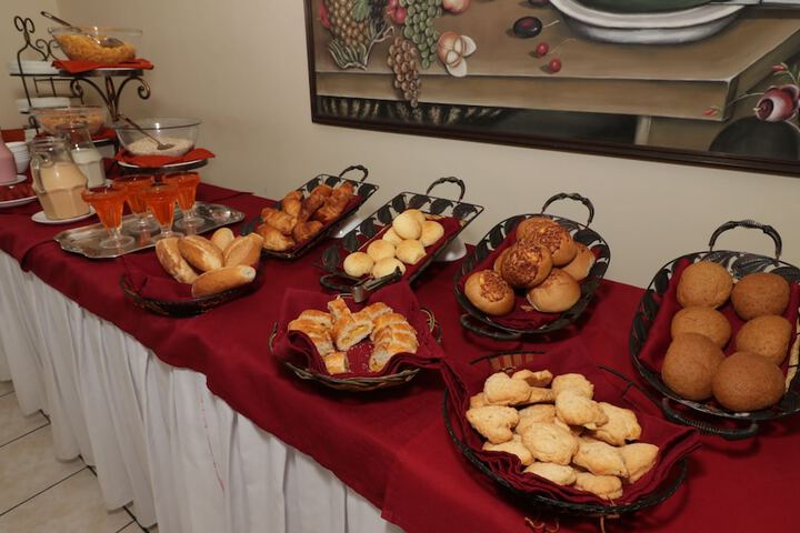 Dining 43 of 55