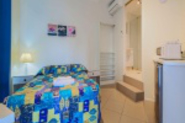 Room 25 of 156