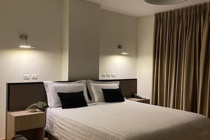 Room 3 of 21
