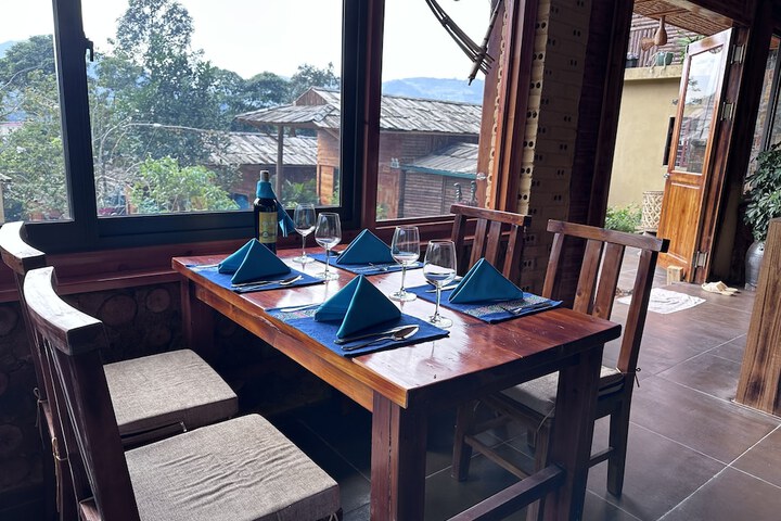 Dining 70 of 92