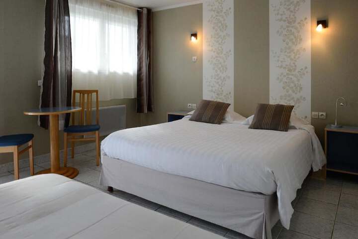 Room 7 of 93