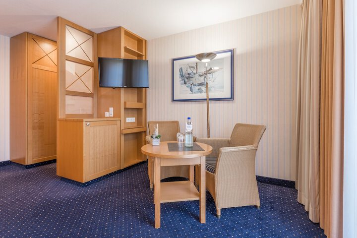 Room 2 of 34