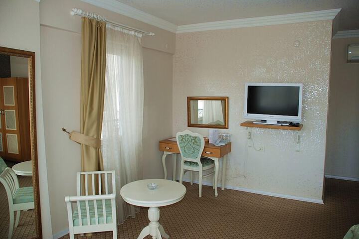 Room 33 of 69