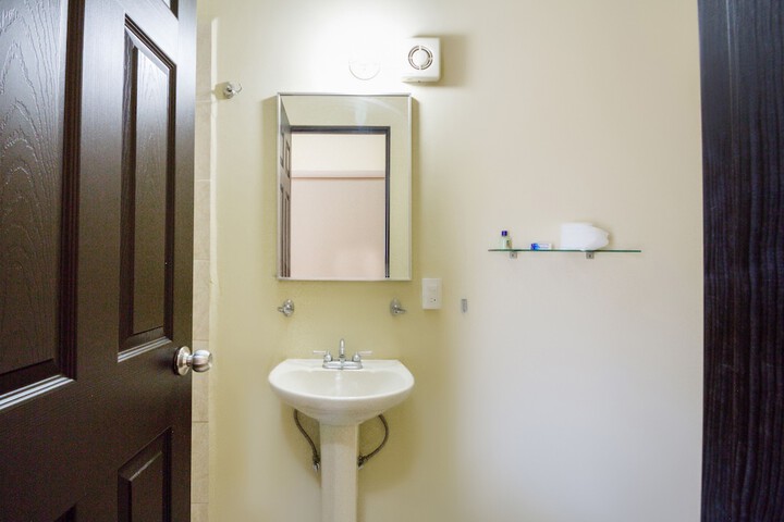 Room 33 of 41