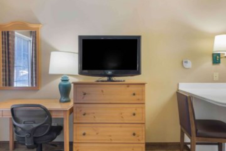 Room 12 of 27