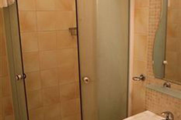 Room 5 of 25