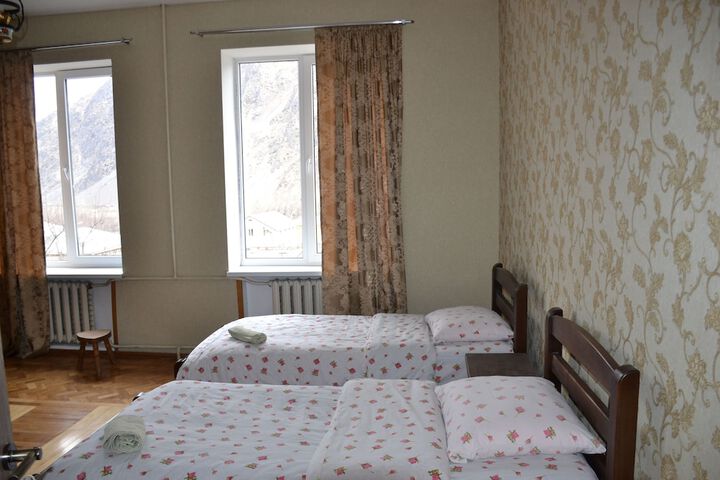 Room 6 of 28