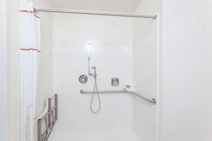 1 King Bed Mobility Hearing Impaired Accesible Studio Suite (2 of 17)