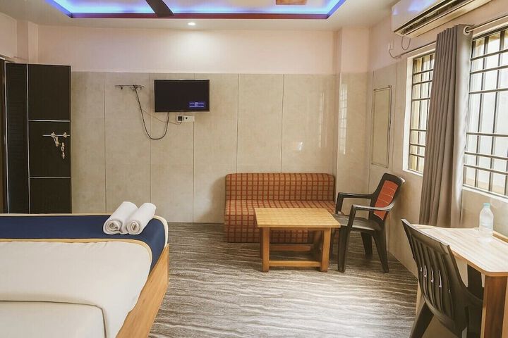 Room 5 of 17