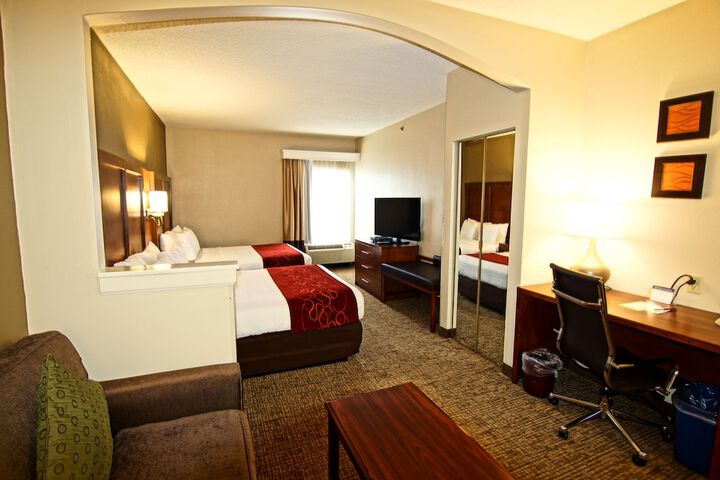 1 King Bed Suite (18 of 25)