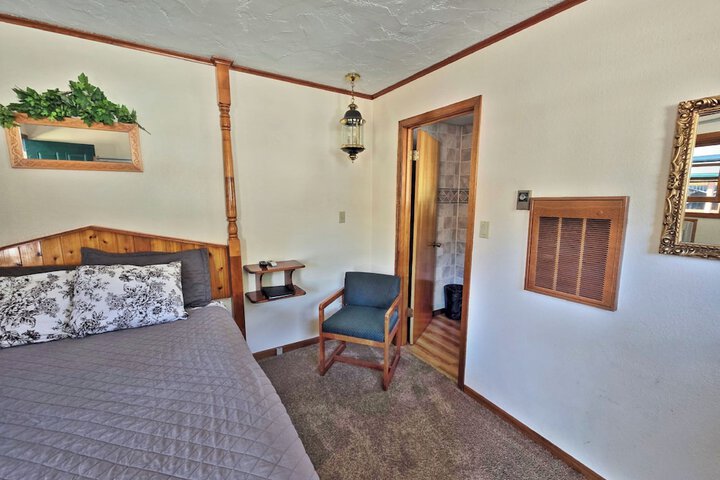 Room 35 of 183