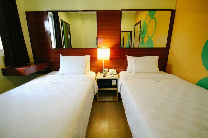 Room 31 of 108
