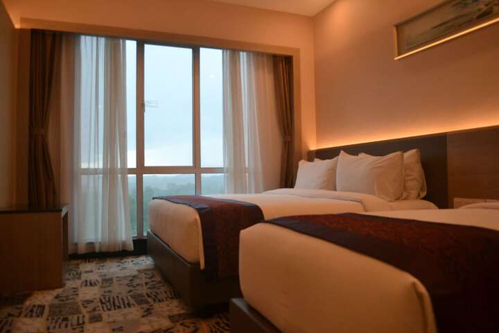 Room 16 of 31