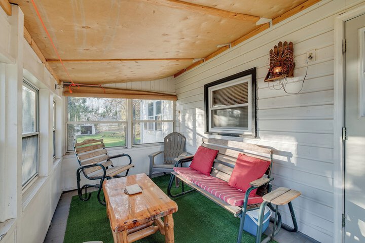 Cozy Pennsylvania Home w / Fire Pit & Dock Access!