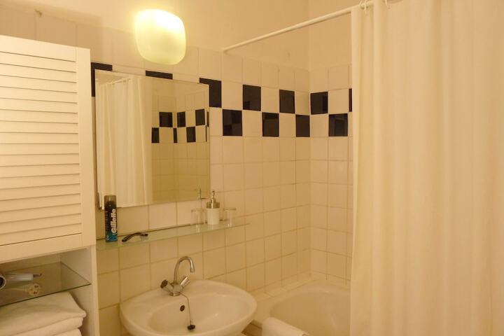 Room 87 of 108