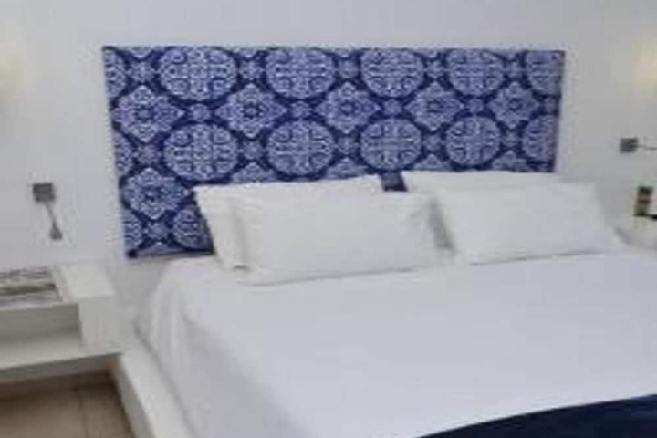 Room 10 of 40