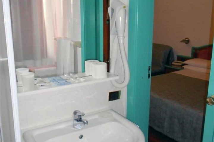 Room 4 of 21