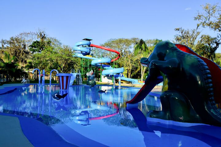 Pool 20 of 43