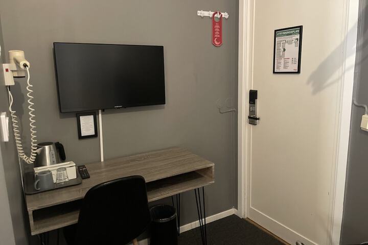 Room 68 of 149