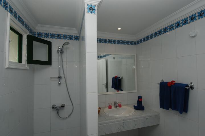 Room 14 of 46