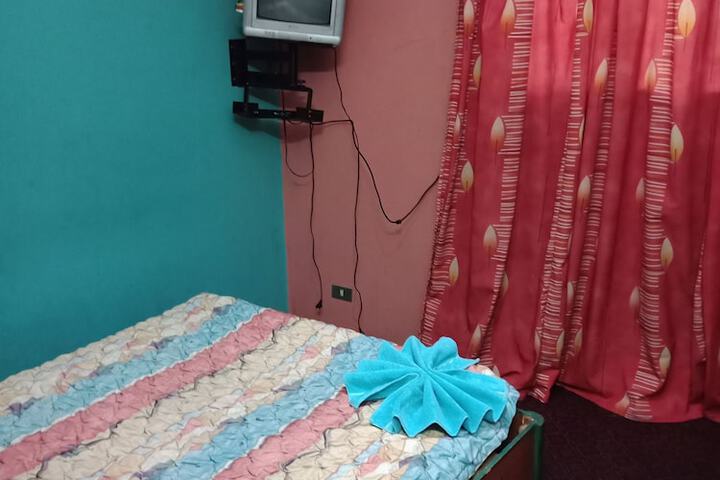 Room 27 of 46
