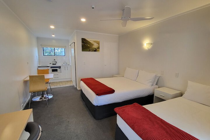 Room 7 of 65
