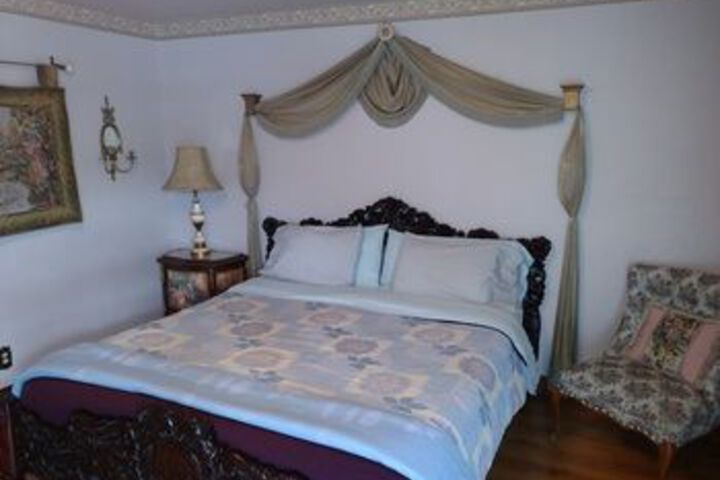 Room 33 of 51