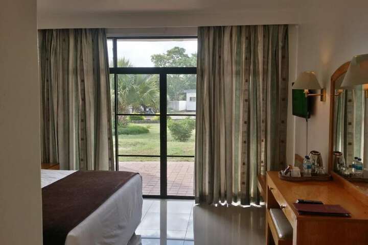 Room 6 of 22