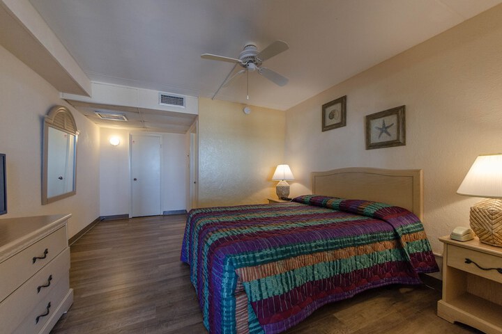 Room 5 of 27