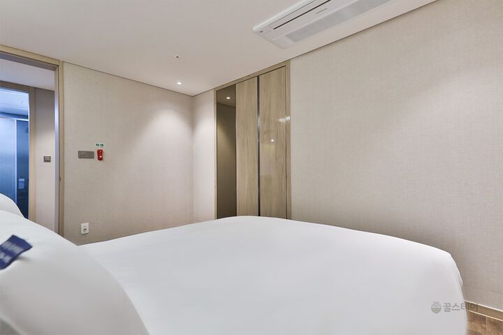 Room 86 of 108