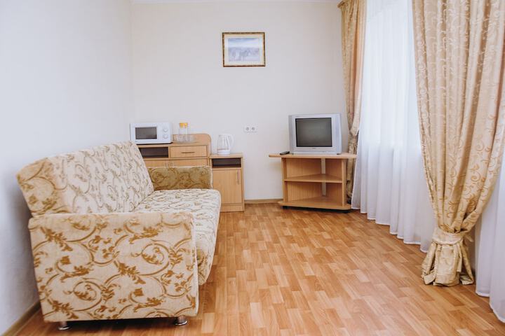 Room 9 of 12