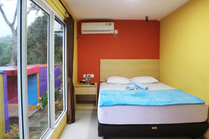 Room 6 of 13