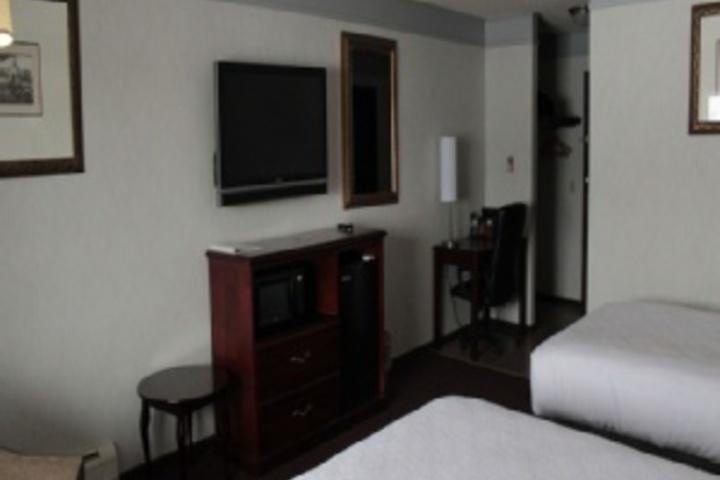 Room 105 of 168
