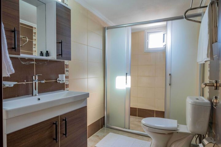 Room 150 of 171