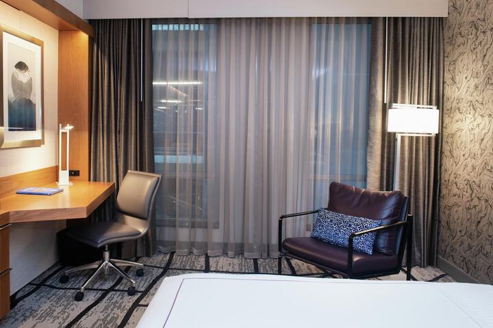 Room 19 of 80