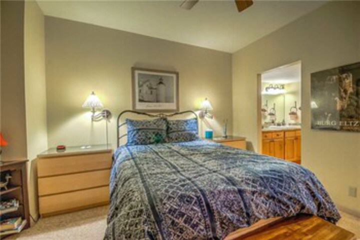 Room 25 of 27