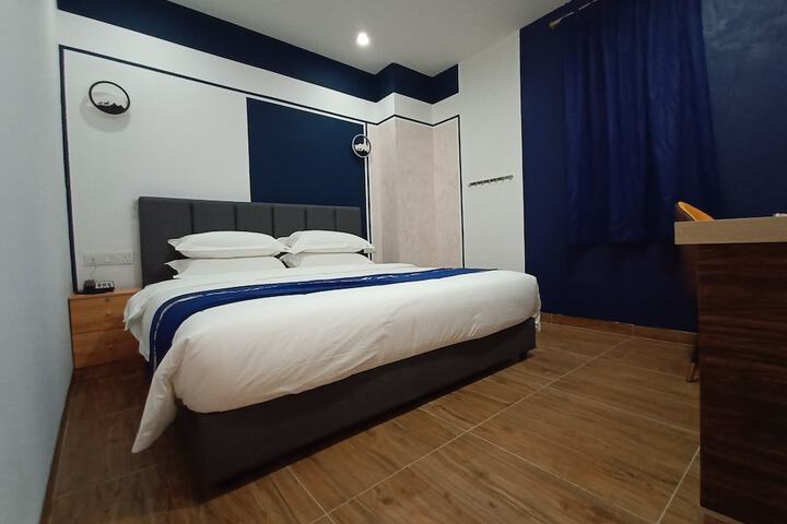 Room 25 of 36