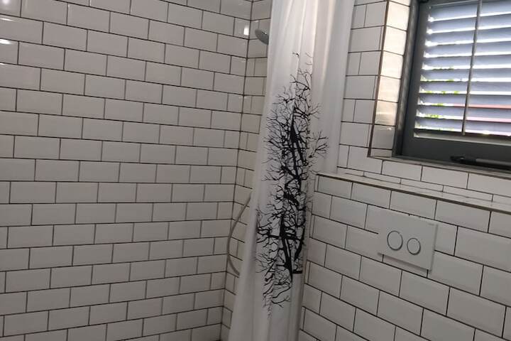 Room 13 of 64