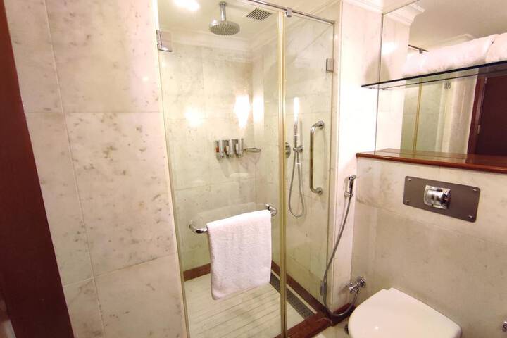 Room 32 of 58
