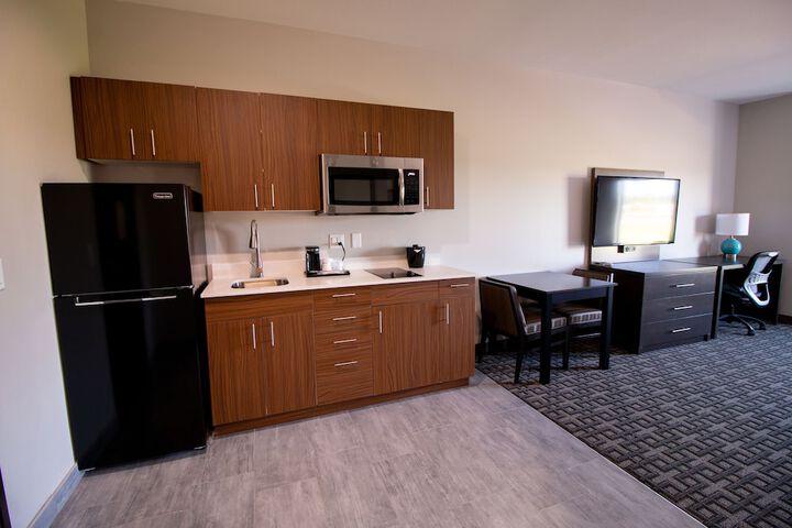 1 King Bed (6 of 9)